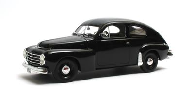 1:18 Cult Models - Volvo PV444 black 1952 1:18 Cult Models - Volvo PV444 black 1952