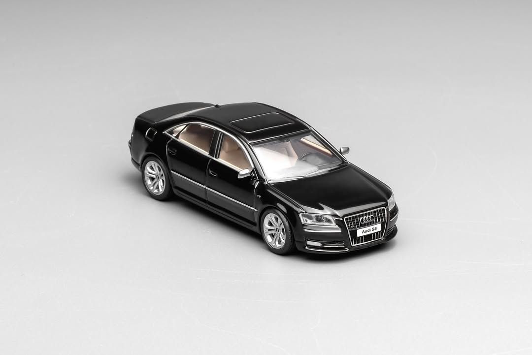 1:64 Motorhelix - 2008 Audi A8 L W12 Quattro Black