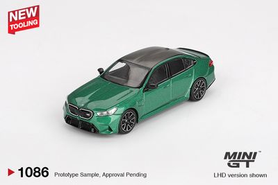 1:64 Mini GT - 2024 BMW M5 (G90) Isle of Man, green metallic *Blister packaging* 1:64 Mini GT - 2024 BMW M5 (G90) Isle of Man, green metallic *Blister packaging*