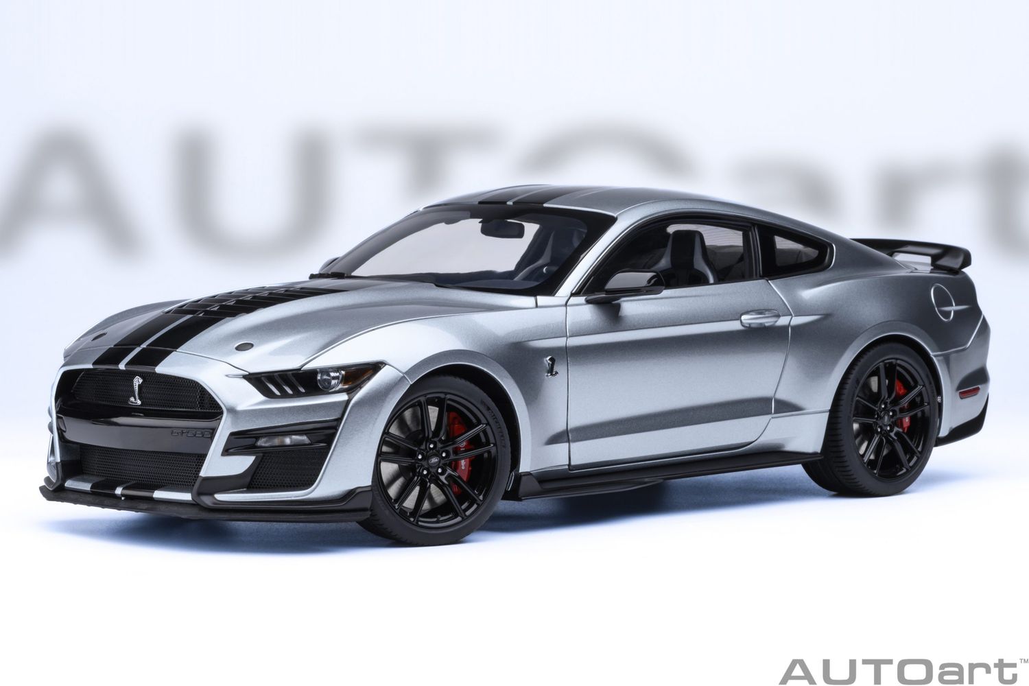 1:18 Autoart - Ford Shelby Mustang GT500 (Iconic Silver)
