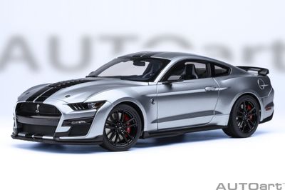 1:18 Autoart - Ford Shelby Mustang GT500 (Iconic Silver) 1:18 Autoart - Ford Shelby Mustang GT500 (Iconic Silver)