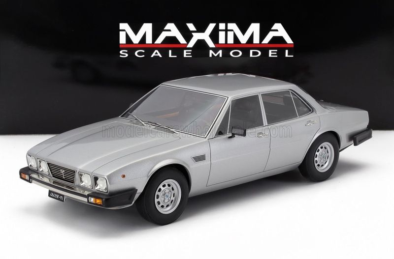 1:18 Maxima Scale Model - 1978 De Tomaso Deauville Silver