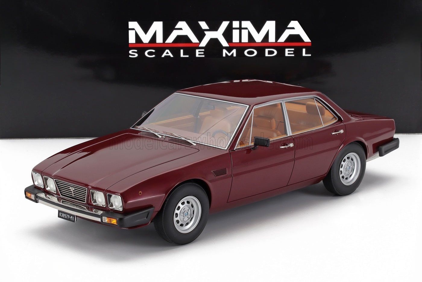 1:18 Maxima Scale Model - 1978 De Tomaso Deauville Red Metallic
