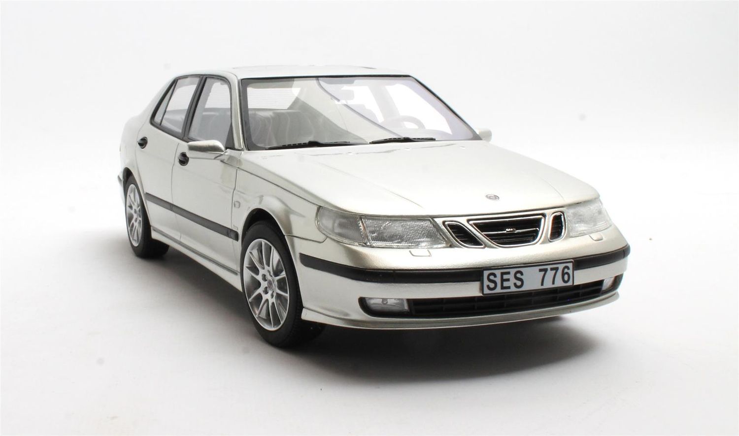 1:18 Cult Models - Saab 9-5 Turbo Aero silver met. 1998