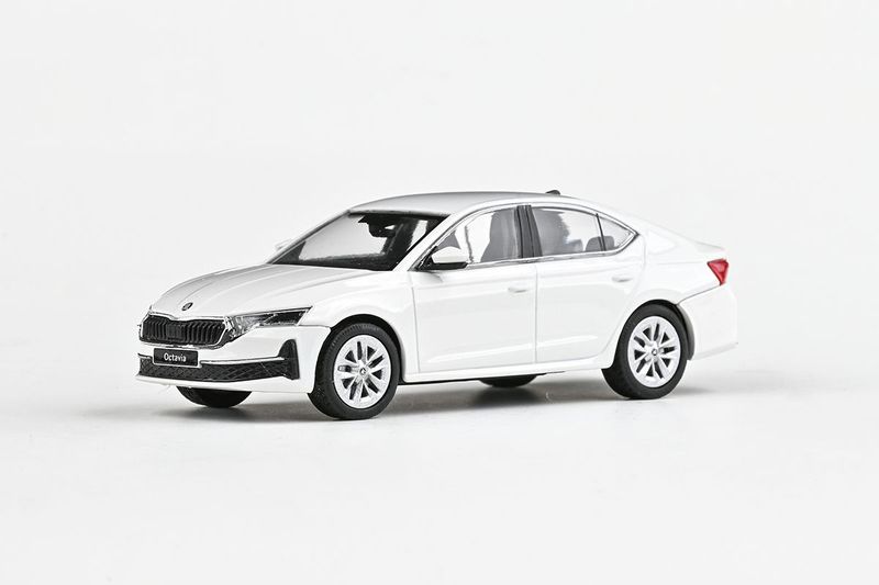 1:43 Abrex - 2024 Skoda Octavia IV FL, white candy 1:43 Abrex - 2024 Skoda Octavia IV FL, white candy