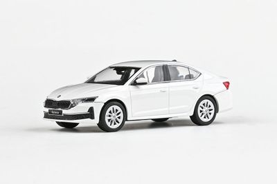 1:43 Abrex - 2024 Skoda Octavia IV FL, white candy 1:43 Abrex - 2024 Skoda Octavia IV FL, white candy