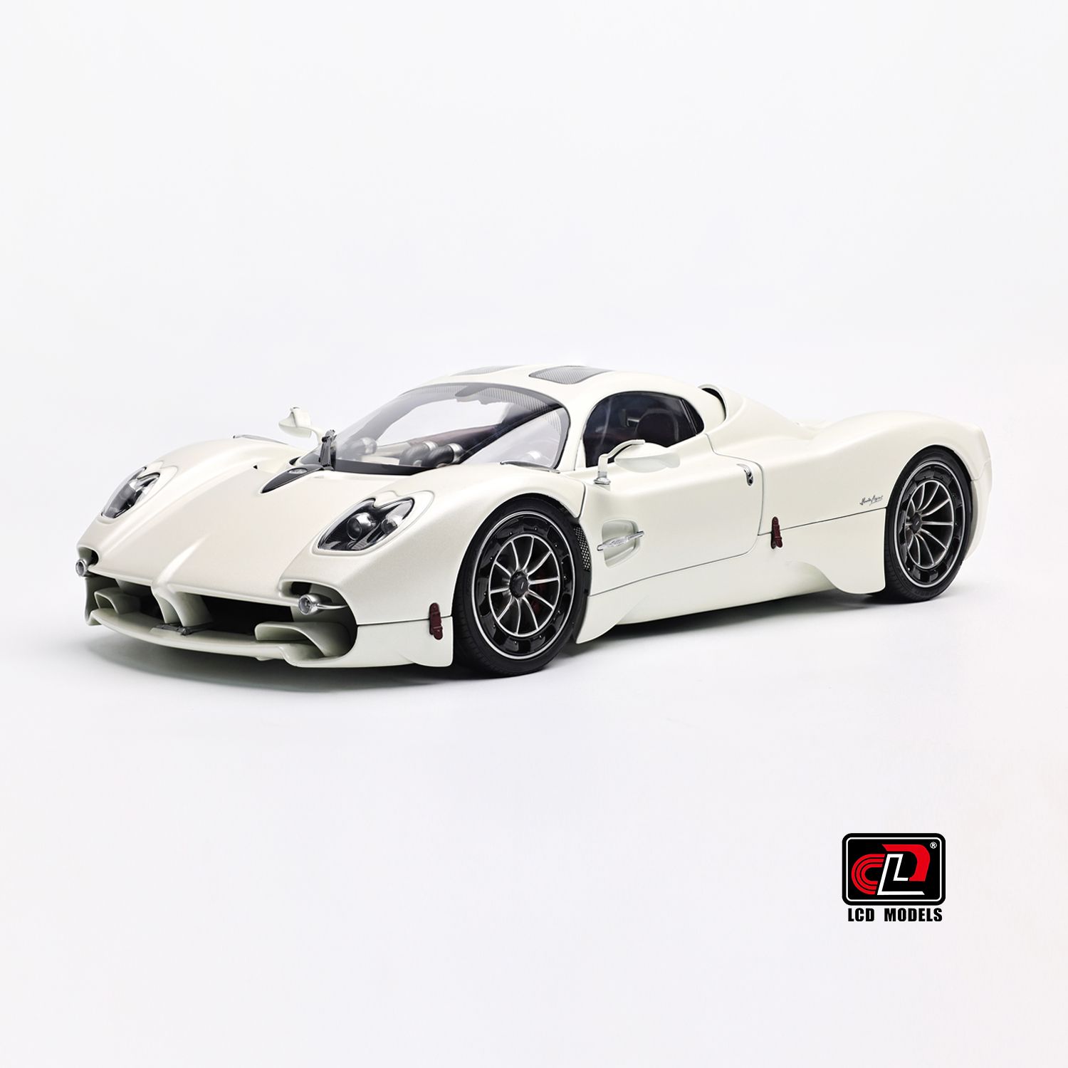 1:18 LCD Models - 2022 Pagani Utopia White Pearl