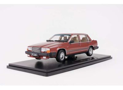 1:18 Triple9 - 1985 Volvo 760, dark red