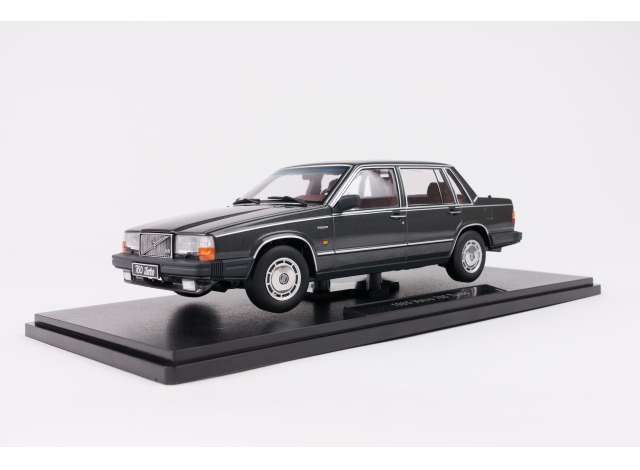 1:18 Triple9 - 1985 Volvo 760, dark grey metallic