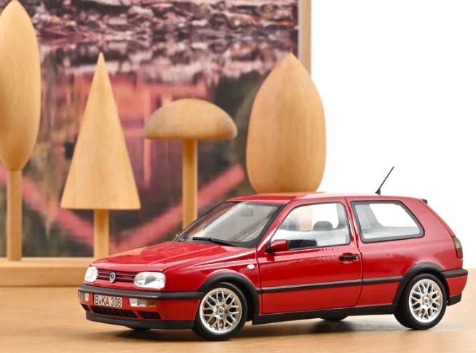 1:18 Norev - 1996 Volkswagen Golf III GTi Flash Red
