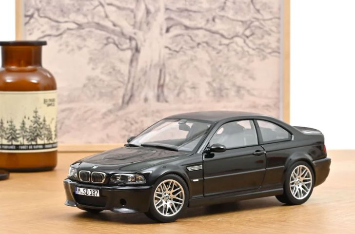 1:18 Norev - BMW M3 CSL 2003 Saphire Black