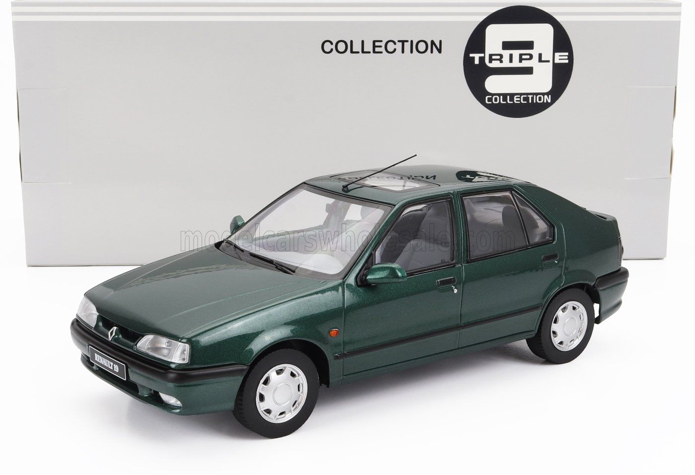 1:18 Triple9 - 1994 Renault 19, british green metallic