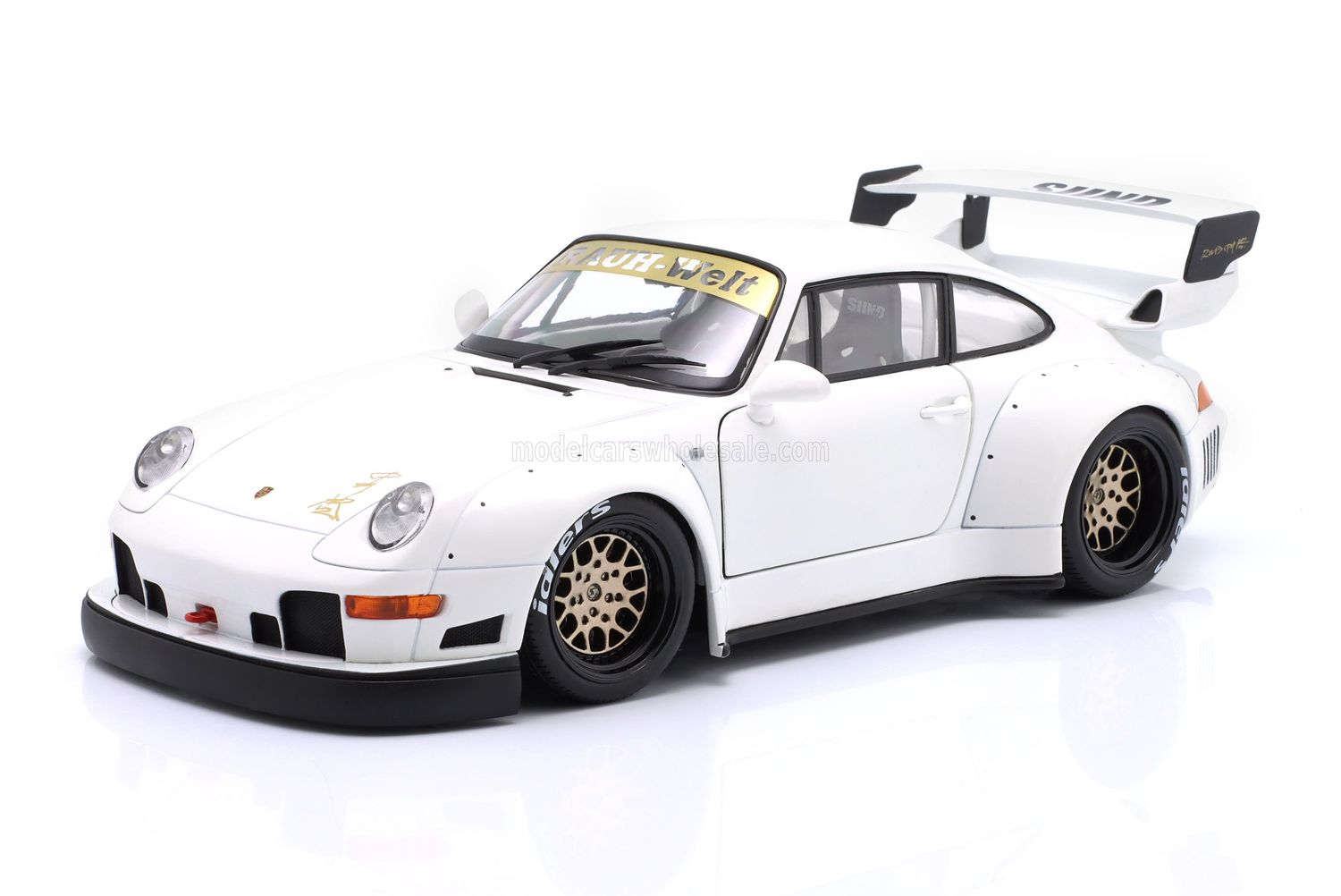 1:18 Werk83 - Porsche 911 (993) RWB Rauh-Welt Sidney Hoffman, Osechi white