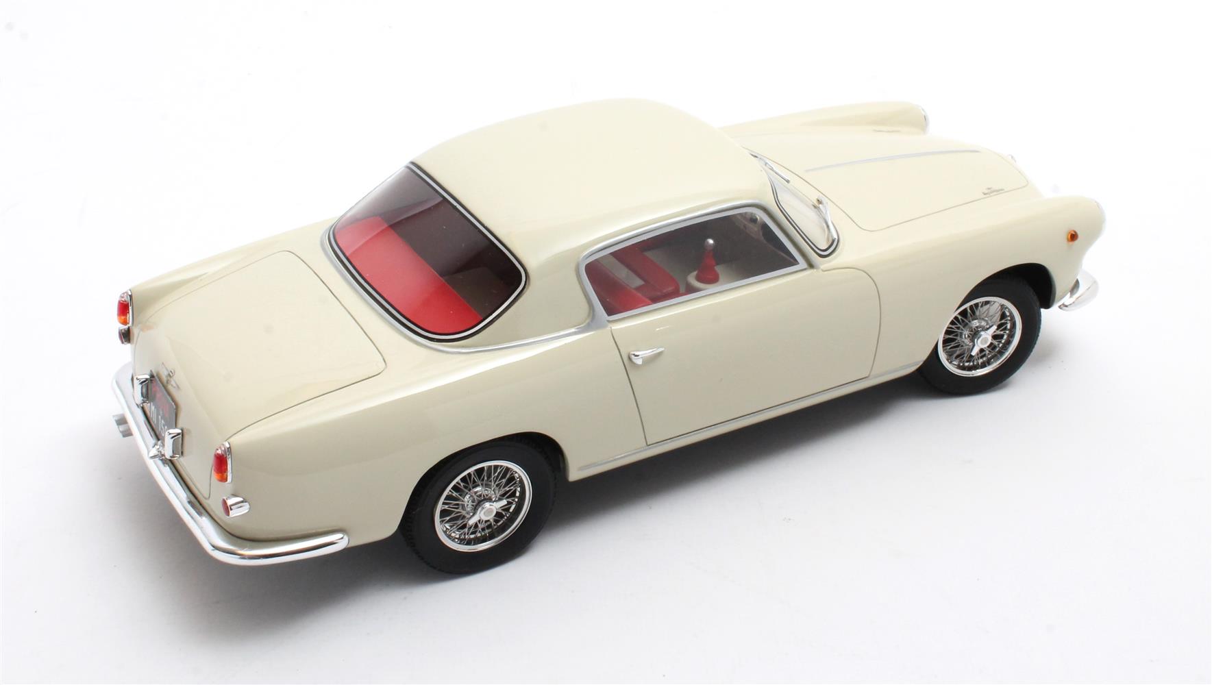 1:18 Cult Models - Alfa Romeo 1900CSS Touring coupe beige 1955