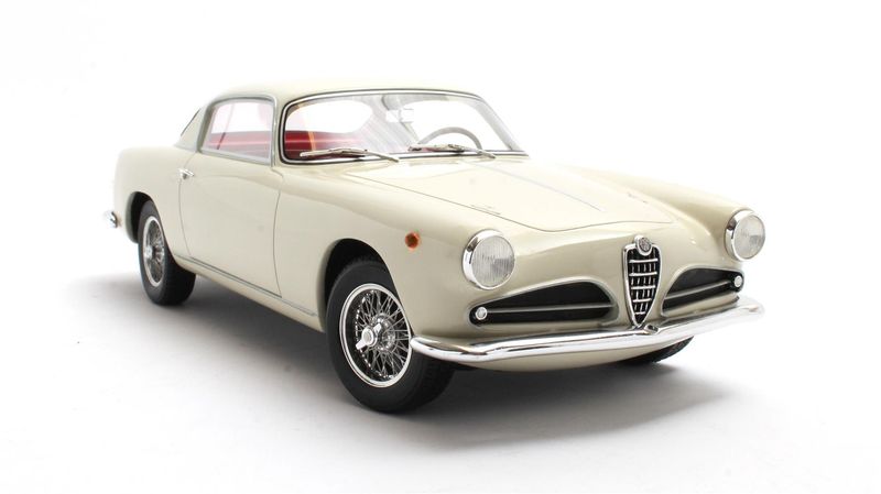 1:18 Cult Models - Alfa Romeo 1900CSS Touring coupe beige 1955