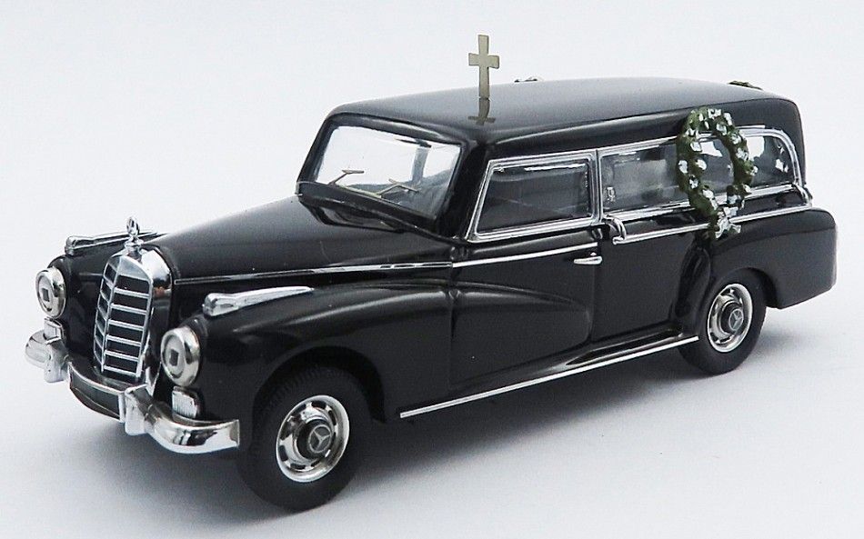 1:43 Rio Model - 1960 Mercedes 300D Hearse Funeral Car Black 1:43 Rio Model - 1960 Mercedes 300D Hearse Funeral Car Black