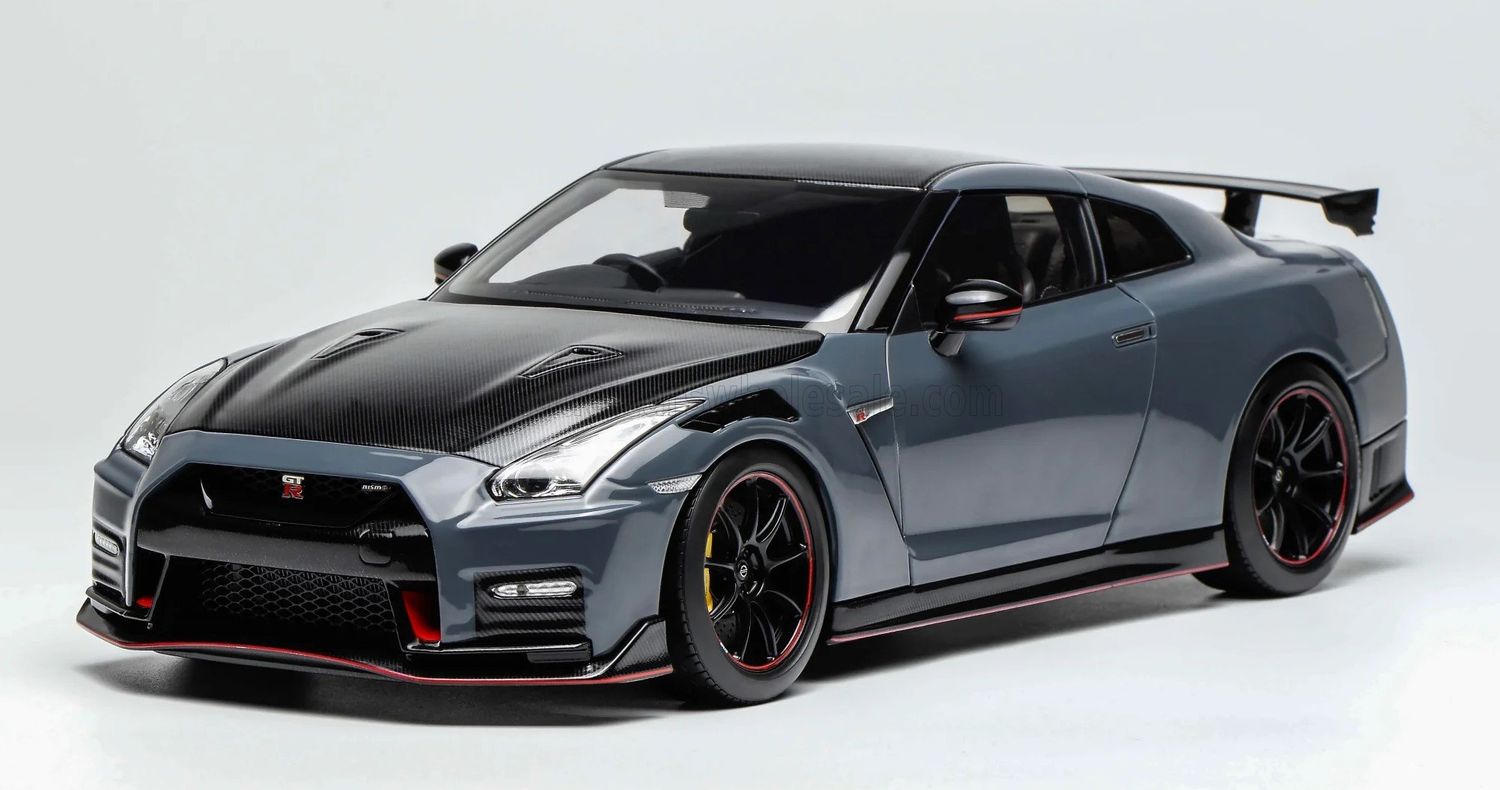 1:18 Motorhelix - 2022 Nissan GT/R (R35) Nismo Grey 1:18 Motorhelix - 2022 Nissan GT/R (R35) Nismo Grey