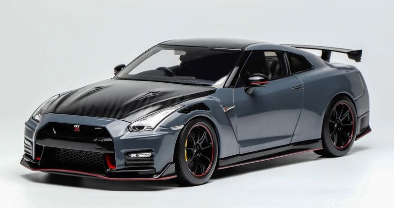 1:18 Motorhelix - 2022 Nissan GT/R (R35) Nismo Grey