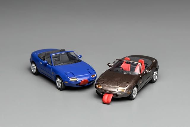 1:64 Motorhelix - 1989 Mazda MX5 Spider LHD Blue