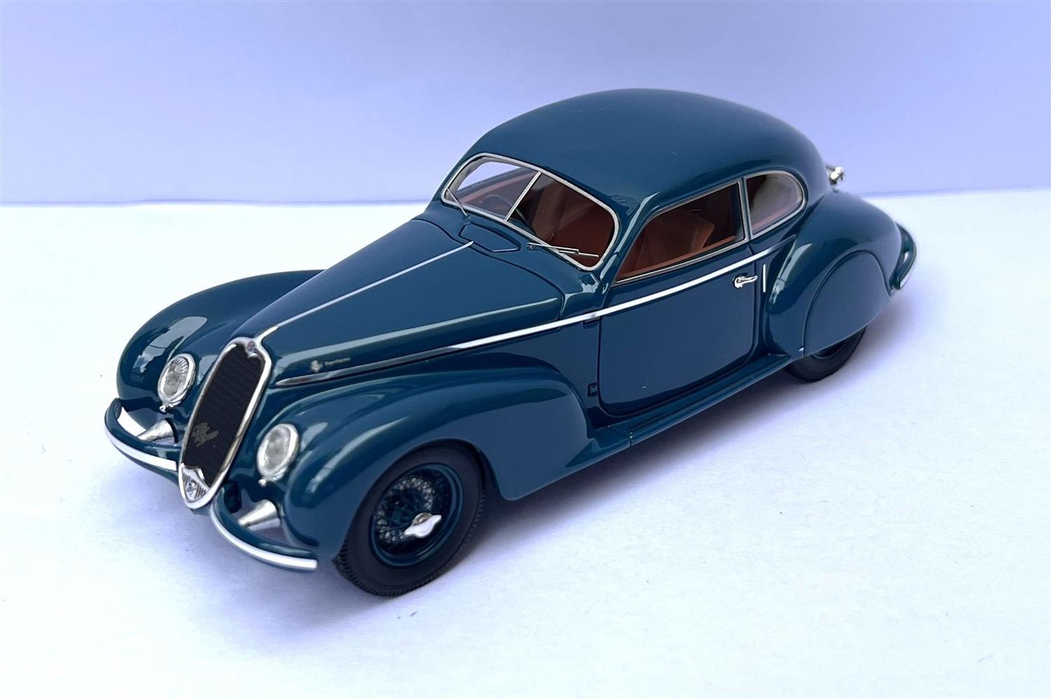 1:43 Matrix - Alfa Romeo 6C 2500S Berlinetta Touring blue 1939