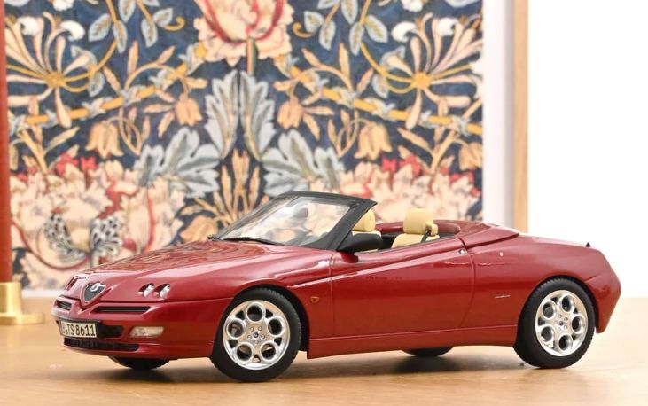 1:18 Norev - Alfa Romeo Spider 1999 Proteo Red metallic