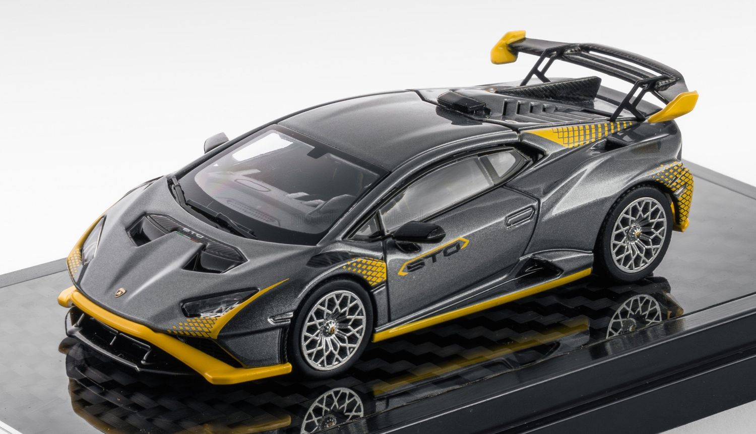 1:64 LCD Models - 2021 Lamborghini Huracan STO LP640-2 Matt Grey