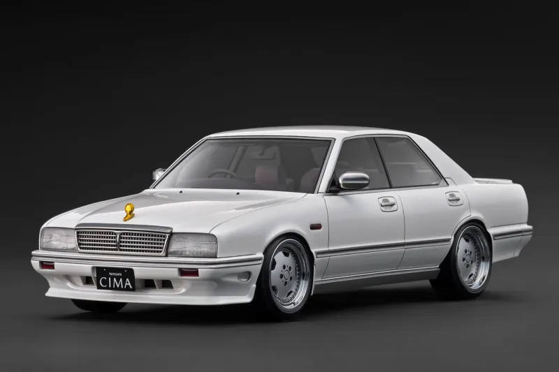 1:18 Ignition - Nissan Cedric Cima (Y31), pearl white