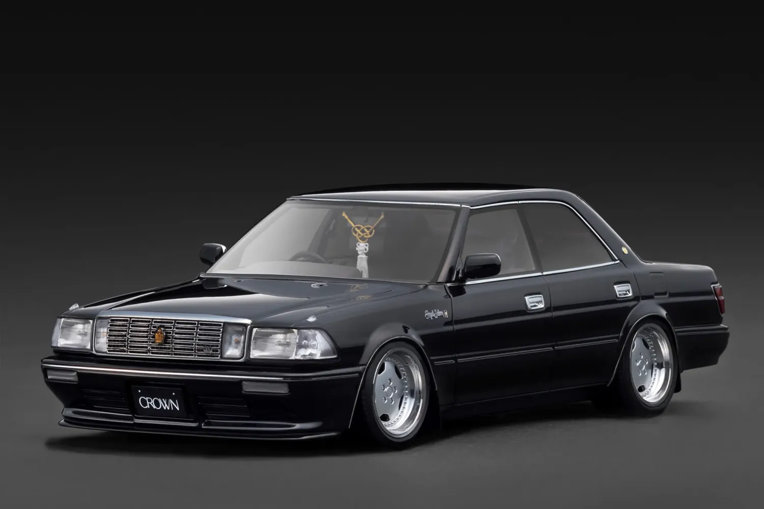 1:18 Ignition - Toyota Crown Royal Saloon G (130), black