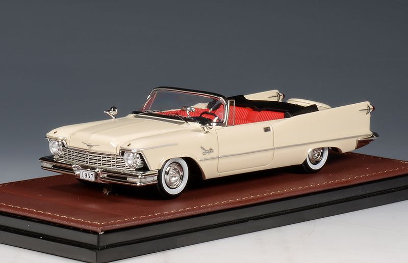 1:43 GLM - 1957 Imperial Crown Cabriolet Open Beige 1:43 GLM - 1957 Imperial Crown Cabriolet Open Beige