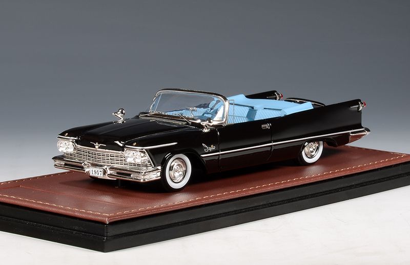 1:43 GLM - 1957 Imperial Crown Cabriolet Open Black 1:43 GLM - 1957 Imperial Crown Cabriolet Open Black