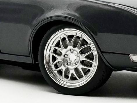 1:18 ACME - Street Fighter 18 inch Wheel & Tire Set