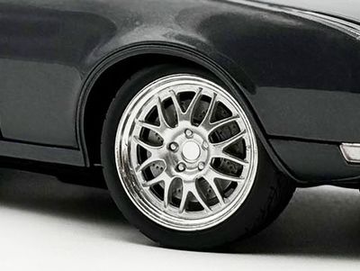 1:18 ACME - Street Fighter 18 inch Wheel & Tire Set 1:18 ACME - Street Fighter 18 inch Wheel & Tire Set