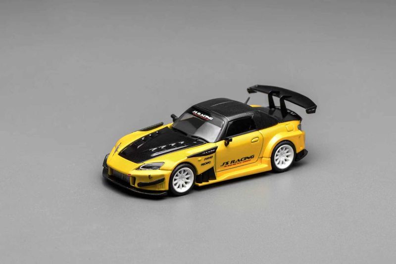 1:64 Motorhelix - 2001 Honda S2000 Spider Hardtop J's Racing Yellow