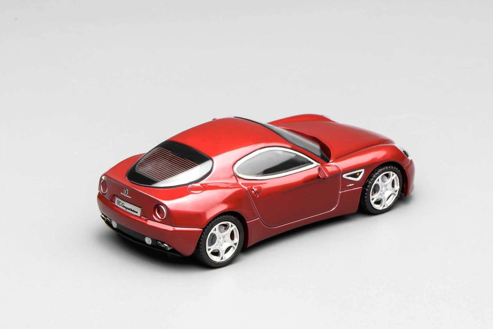 1:64 Motorhelix - 2008 Alfa Romeo 8C Competizione Red