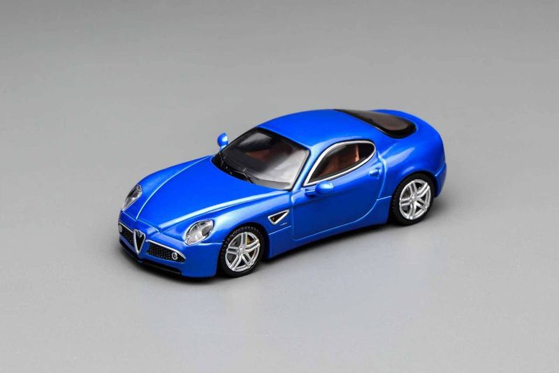 1:64 Motorhelix - 2008 Alfa Romeo 8C Competizione Blue