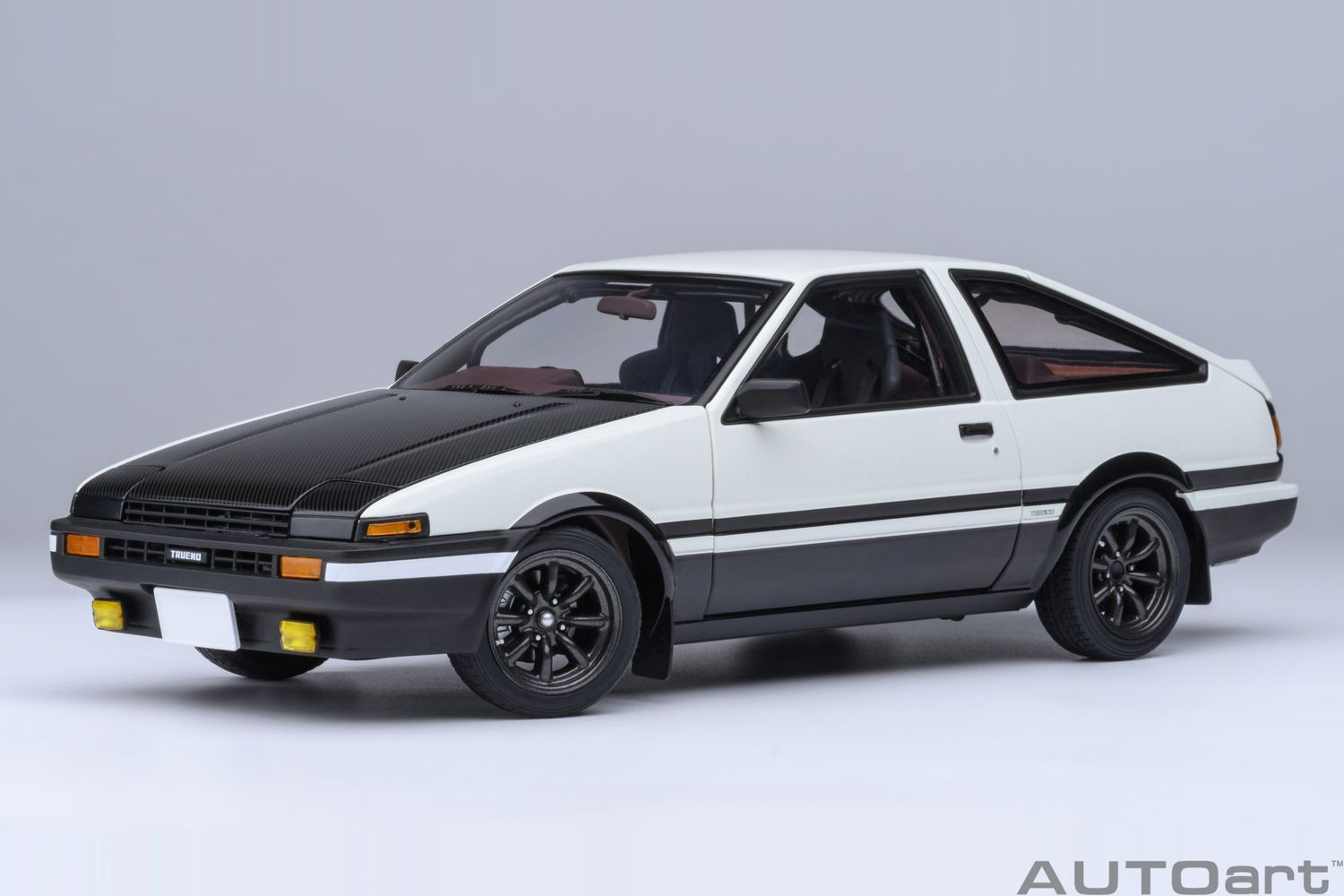 1:18 Autoart - Toyota Sprinter Trueno (AE86) “Project D” Final version 30th ann