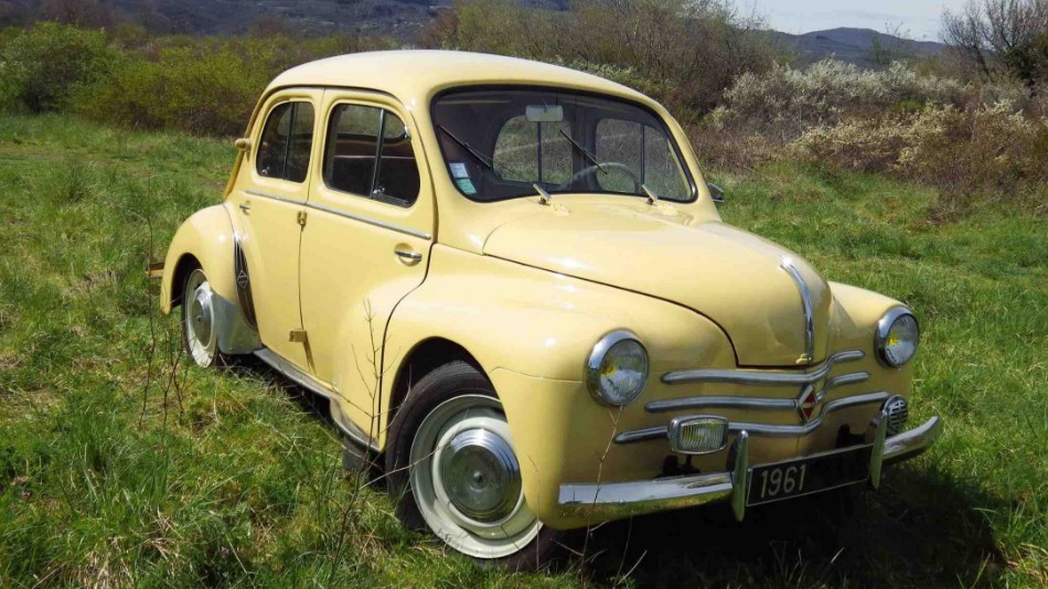 1:18 Solido - 1961 Renault 4CV Beige