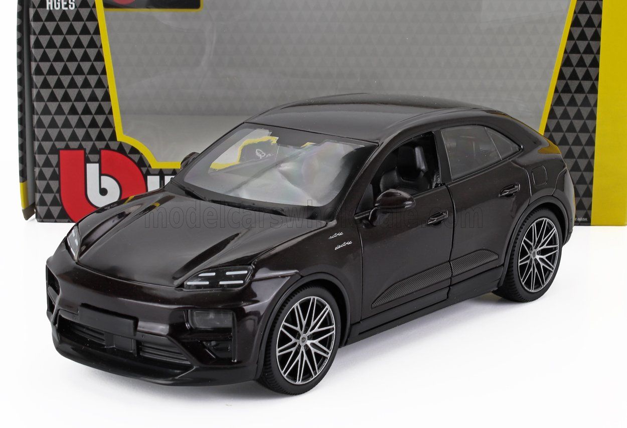 1:24 Bburago - 2024 Porsche Macan Turbo Cooper