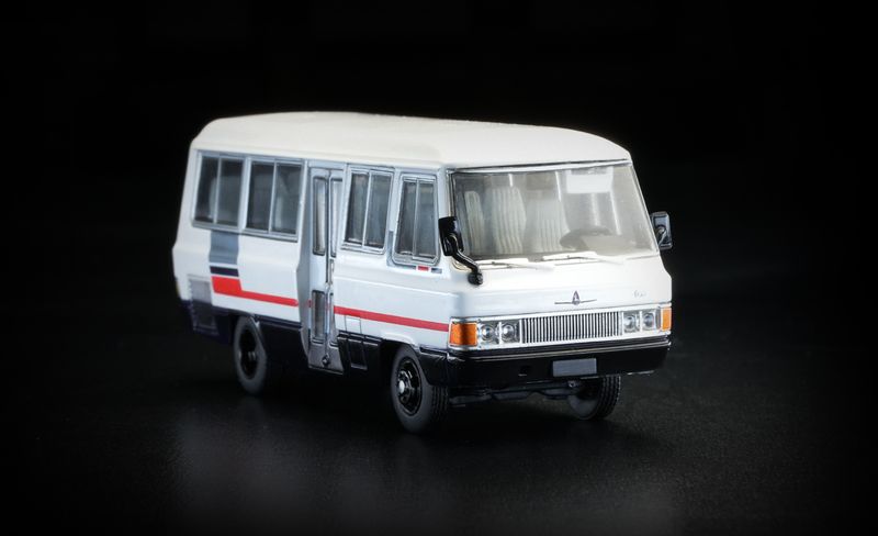 1:64 xCarToys - Hongqi CA630 Luxury Tourist Coach 1:64 xCarToys - Hongqi CA630 Luxury Tourist Coach