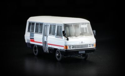 1:64 xCarToys - Hongqi CA630 Luxury Tourist Coach 1:64 xCarToys - Hongqi CA630 Luxury Tourist Coach
