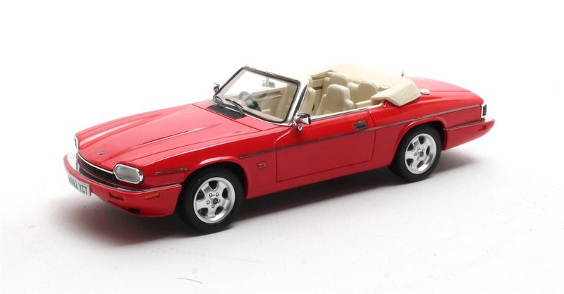 1:43 Matrix - JaguarXJS 4.0 Celebration Convertible open red 95-96 1:43 Matrix - JaguarXJS 4.0 Celebration Convertible open red 95-96