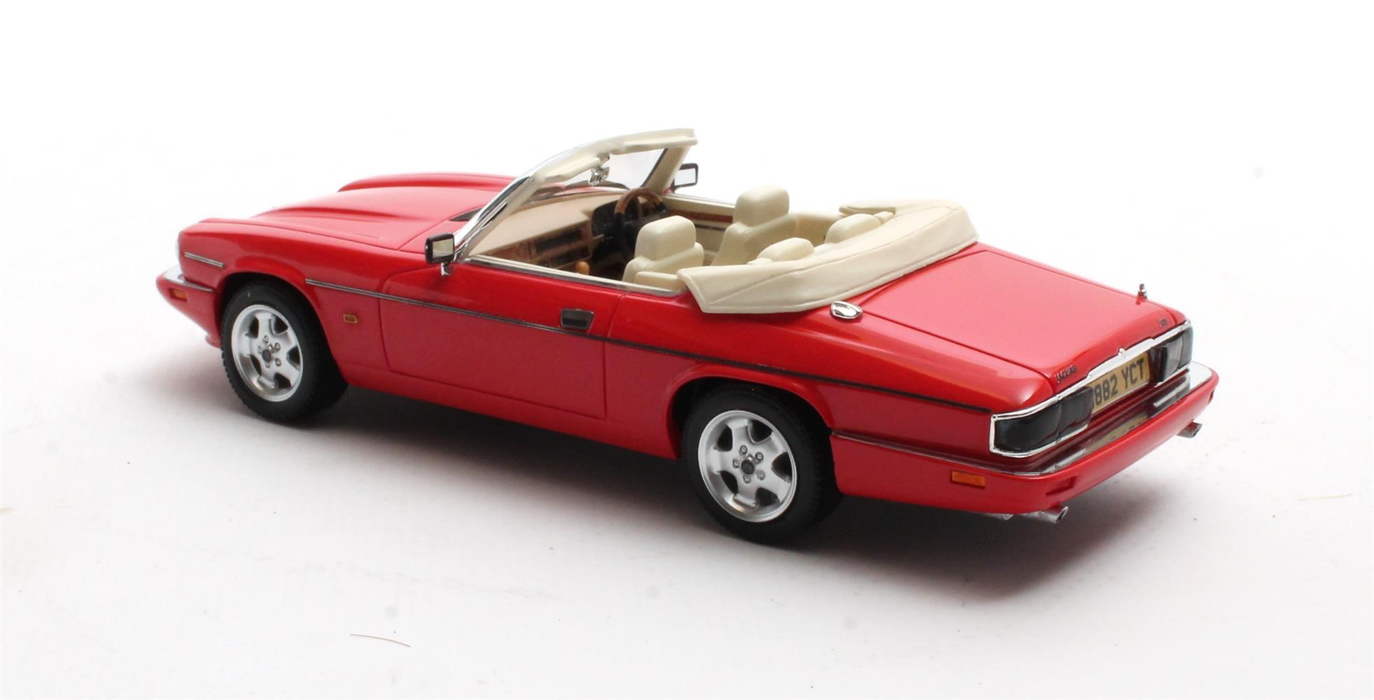 1:43 Matrix - JaguarXJS 4.0 Celebration Convertible open red 95-96