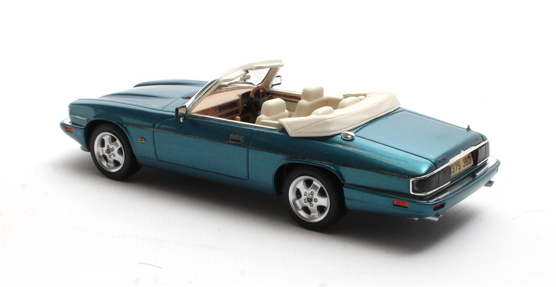 1:43 Matrix - JaguarXJS 4.0 Celebration Convertible open turqoise 95-96