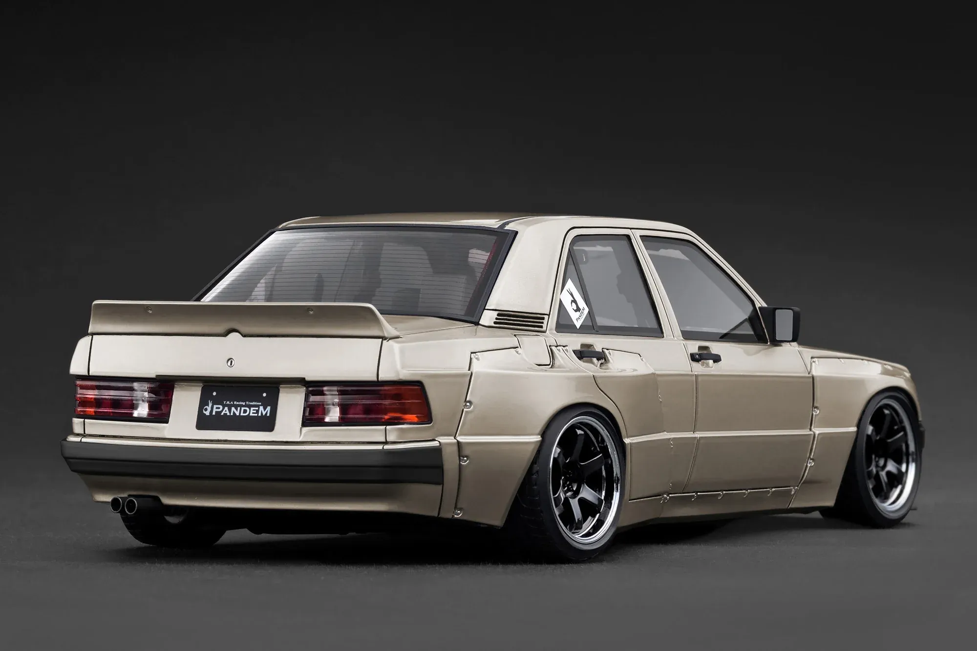 1:18 Ignition - PANDEM 190, champagne gold