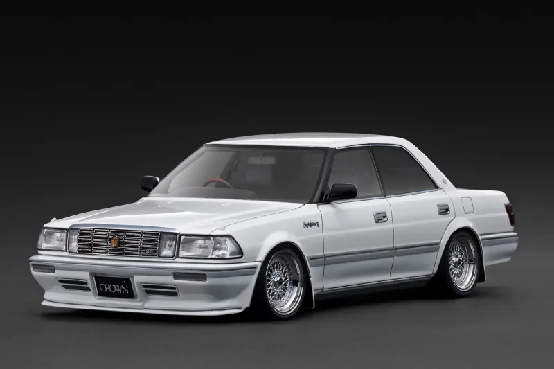 1:18 Ignition - Toyota Crown Royal Saloon G (130) , pearl white 1:18 Ignition - Toyota Crown Royal Saloon G (130) , pearl white