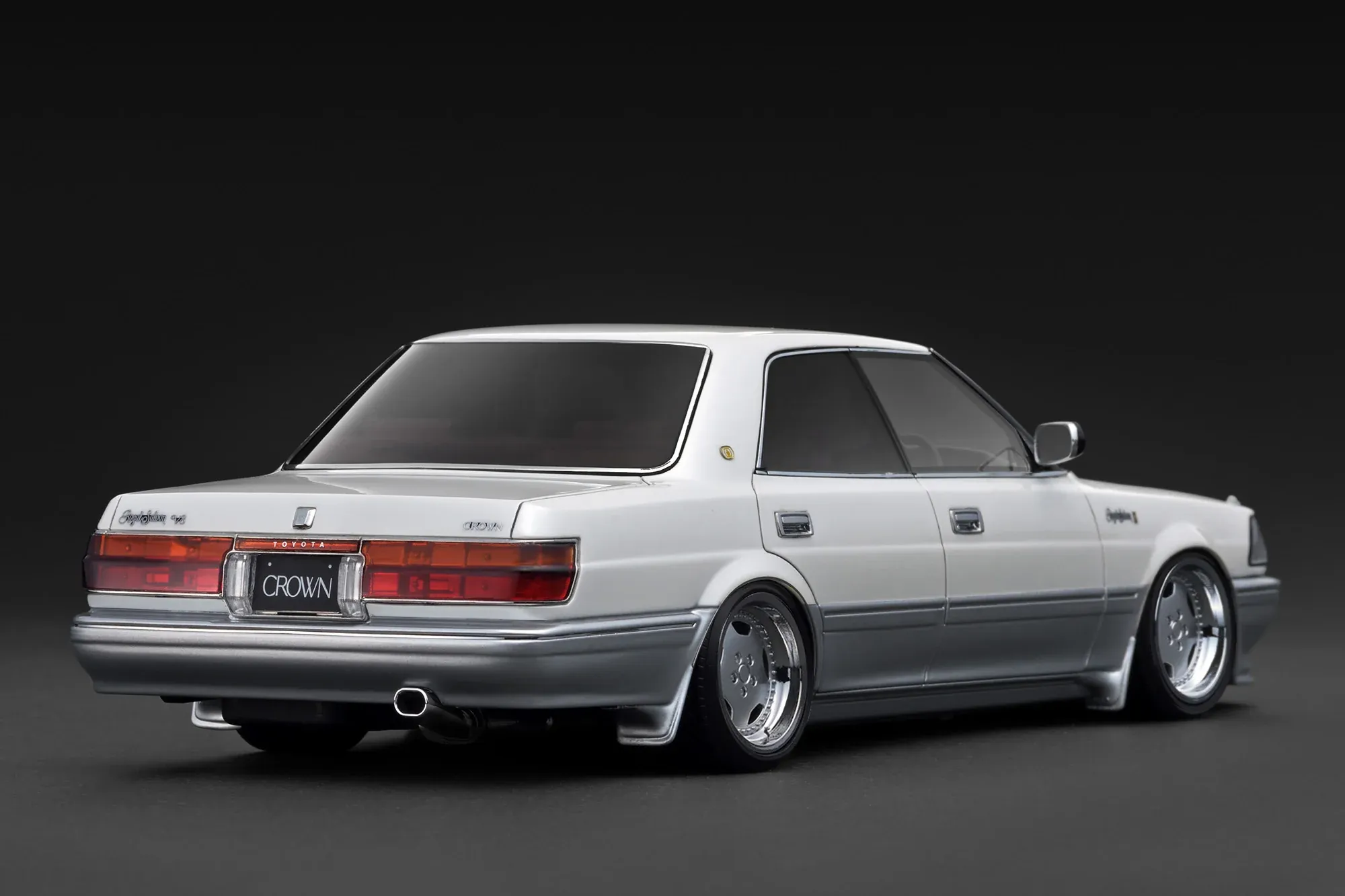 1:18 Ignition - Toyota Crown Royal Saloon G (130) , pearl white/silver