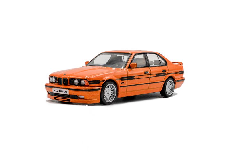 1:43 Solido - 1994 BMW B10 (E34) Biturbo Orange 1:43 Solido - 1994 BMW B10 (E34) Biturbo Orange