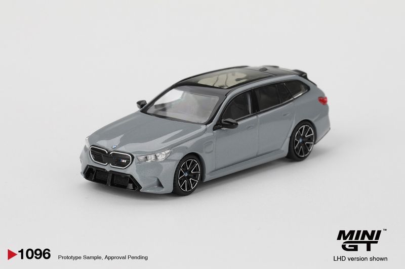 1:64 Mini GT - 2025 BMW M5 (G99) Touring, Brooklyn grey metallic 1:64 Mini GT - 2025 BMW M5 (G99) Touring, Brooklyn grey metallic