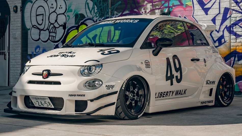 1:18 Solido - 2025 Fiat 500 Abarth Liberty Walk White