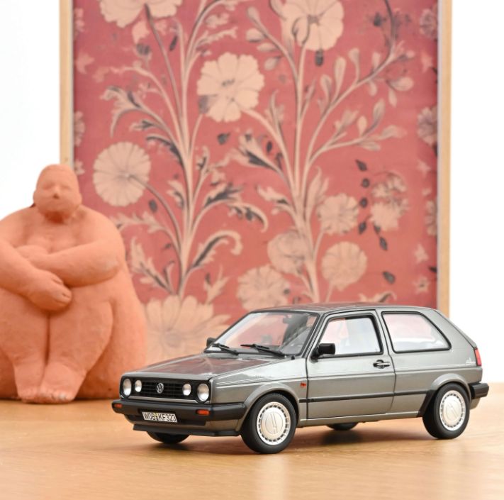 1:18 Norev - 1989 Volkswagen Golf II Champion Grey Metallic 1:18 Norev - 1989 Volkswagen Golf II Champion Grey Metallic